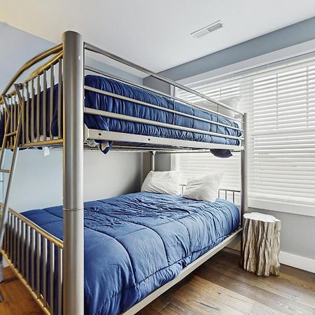 Bay Breeze Whispers Of Water Apartment Уелс Екстериор снимка