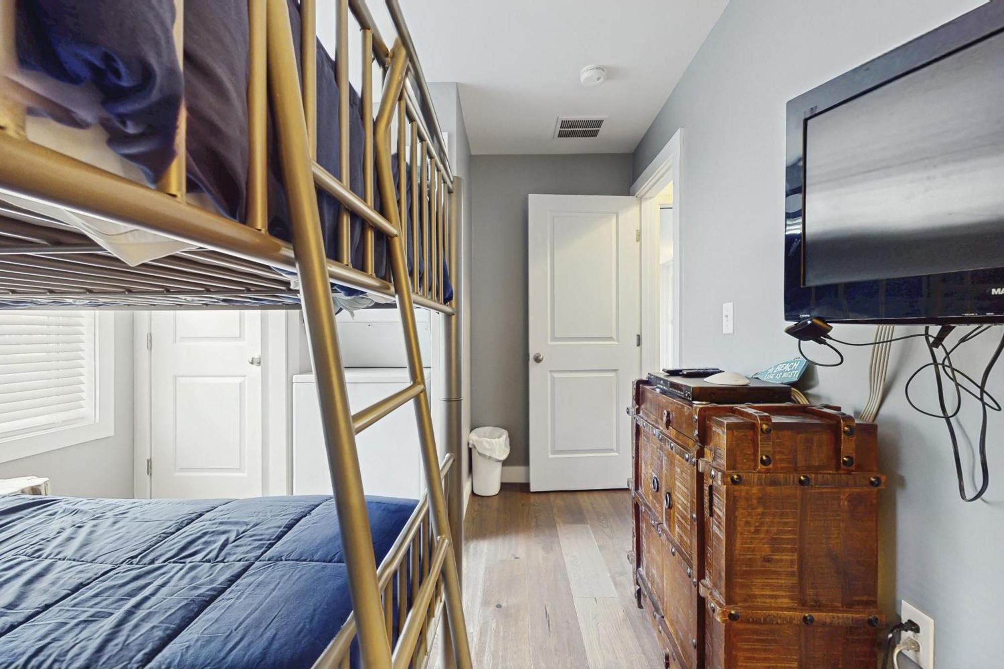 Bay Breeze Whispers Of Water Apartment Уелс Екстериор снимка